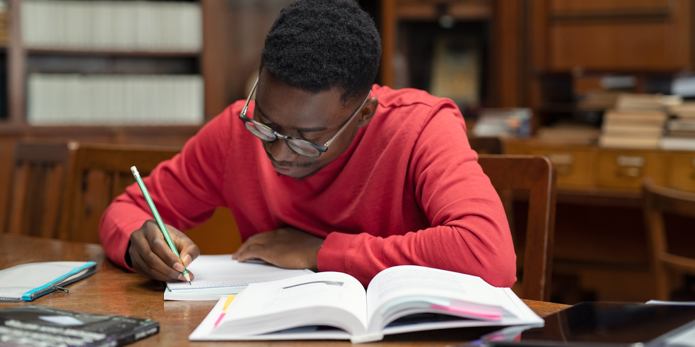 Trabalhos académicos universitários